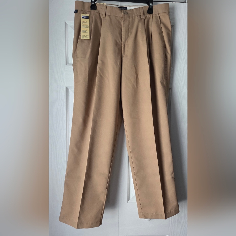 NWT Dockers 36x29 Men's Pleated Relax Fit Khaki Pants - Picture 2 of 10